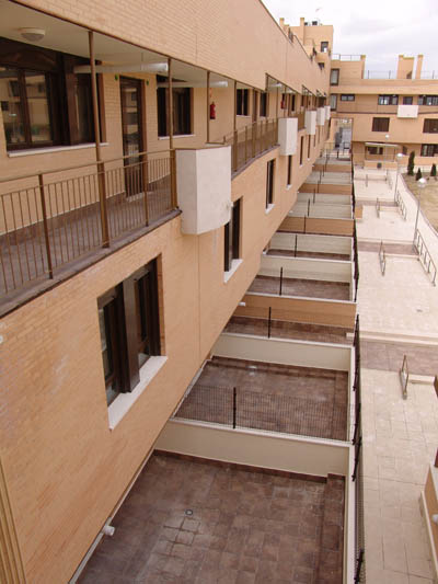 Edificio en manzana cerrada de 65 viviendas protegidas en Parcela de la Alameda del SeÃ±orio. Illescas.